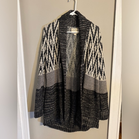 Lucky Brand Sweaters - Lucky Brand Like-New Open Front Long Black and Cream Patterned Cardigan